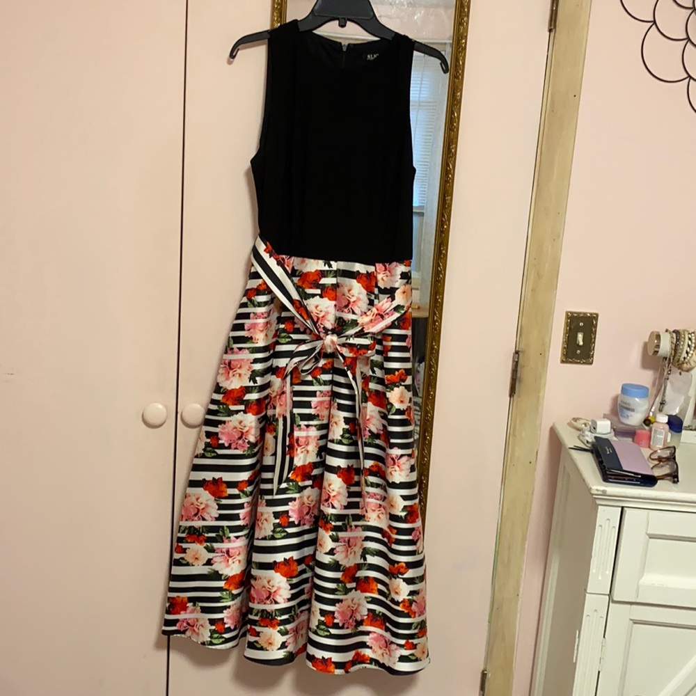 MIDI black with pink and red flowers dress - Picture 3 of 7